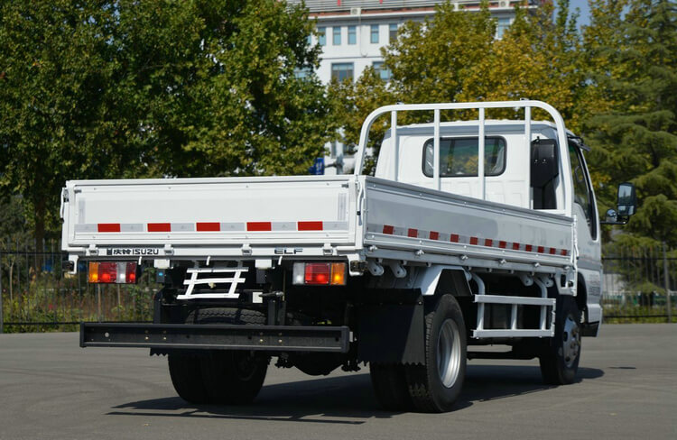 ISUZU 100P Light Truck