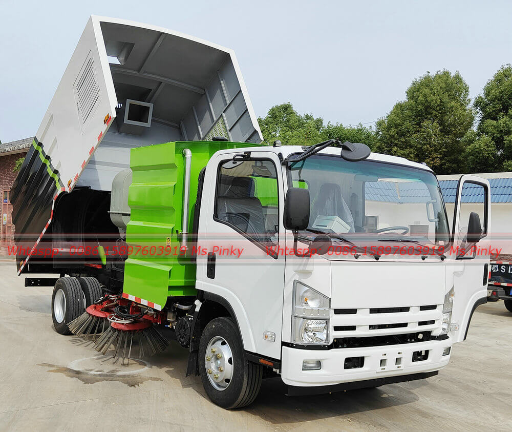 700P ISUZU 8000Liters truck mounted street sweeper
