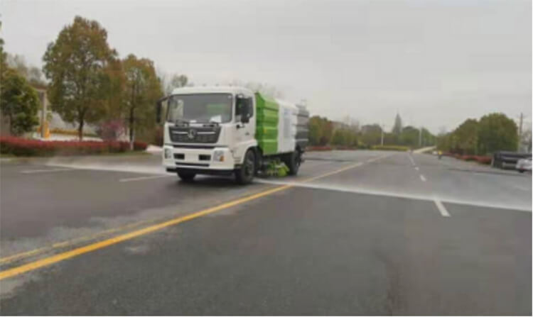 8000Liters ISUZU Road Sweeping Truck