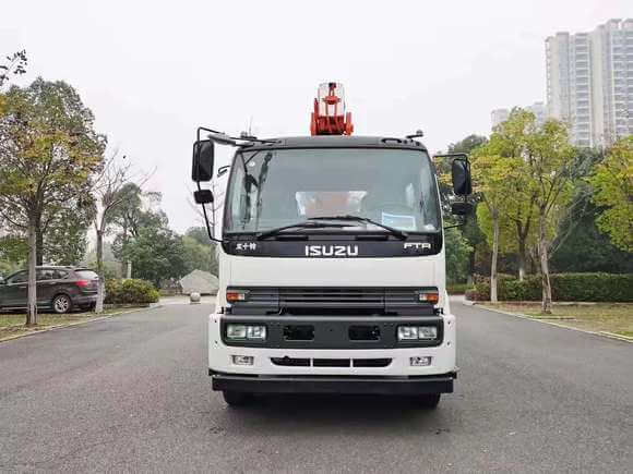 ISUZU FTR truck mounted aerial platform