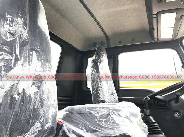 ISUZU FTR Heated Asphalt Bitumen Spraying Road Paver Vehicle 