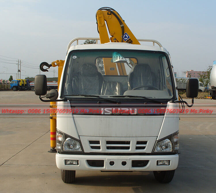 ISUZU Truck with hydraulic mobile crane