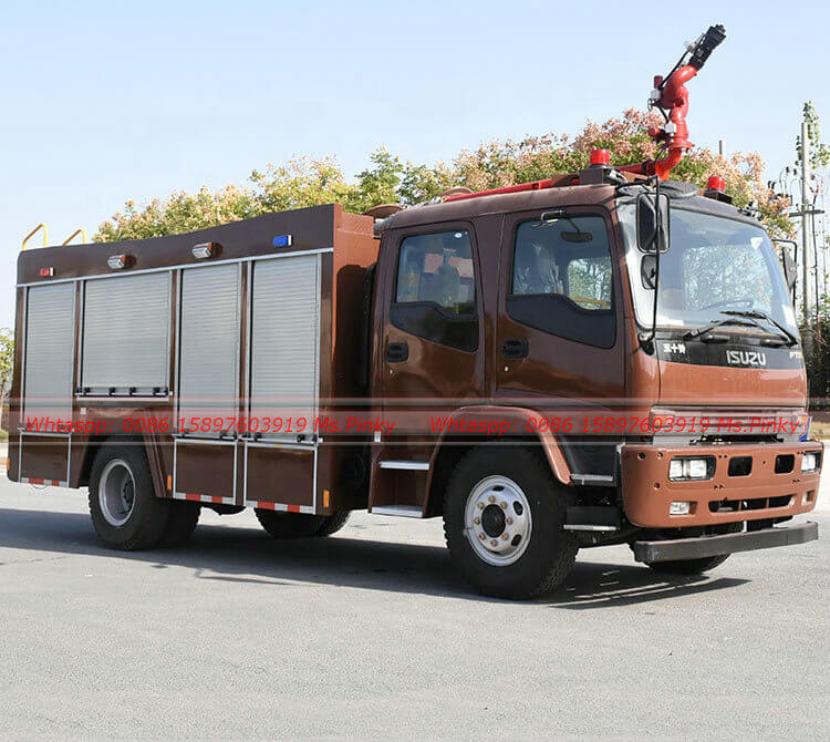 6Tons ISUZU FTR Double Row Cabin Electric Remote Control Fire Fighting Truck