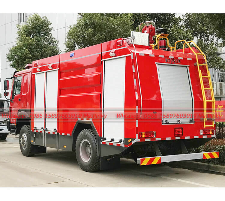 All Wheel Drive 4x4 4WD HOWO Water Tanker Fire Truck 6000Liters 6Tons