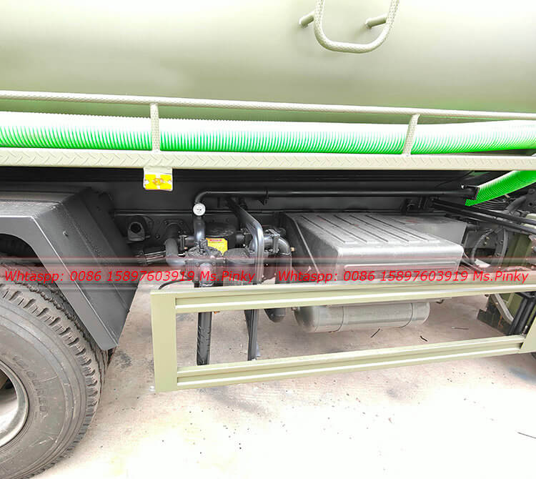 HOWO All Wheel Drive Vacuum Sewer Cleaning Truck