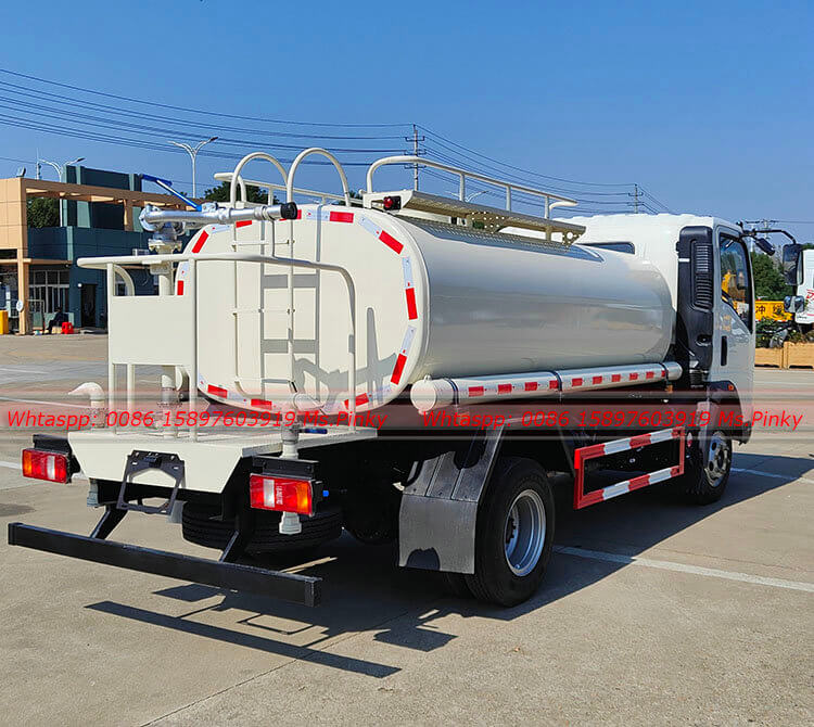 HOWO Water Tanker Truck 5000L
