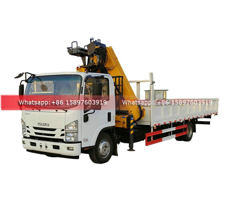 190HP ISUZU Truck Mounted With Crane 5Tons Fold Boom Crane For Sales