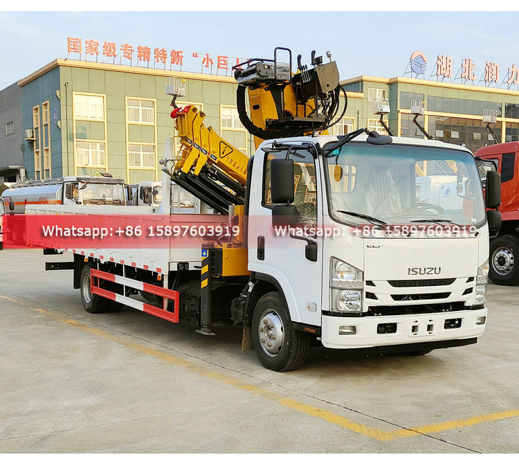 190HP ISUZU Truck Mounted With Crane 5Tons Fold Boom Crane For Sales